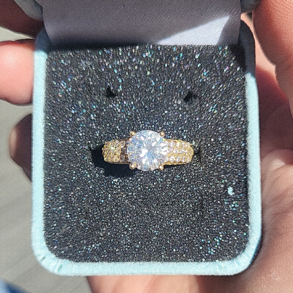 Elegant Gold and CZ Ring